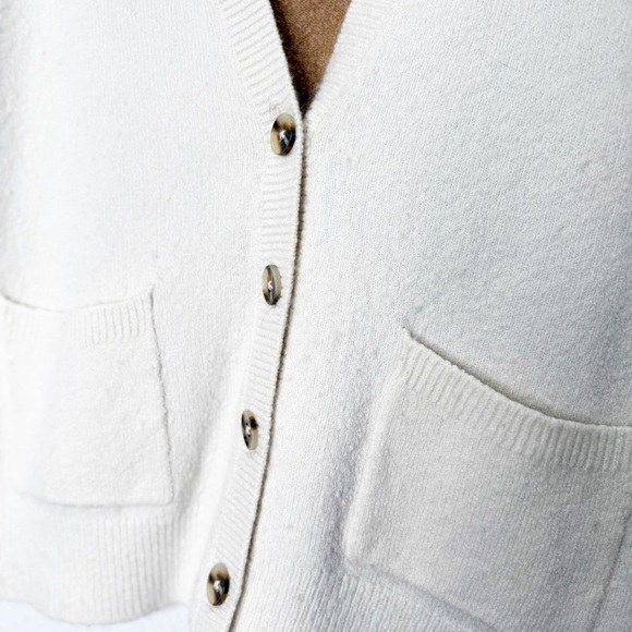 Madewell Short Kent Ex-Boyfriend Cardigan Sweater in Colorblock Coziest Yarn - Picture 6 of 10